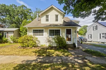 27 Michigan St, Springfield, MA 01151 - Photo 1