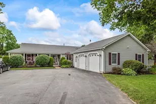 137 Main St, Oxford, MA 01540 - Photo 1