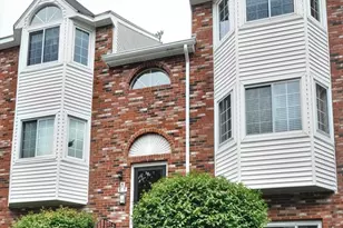 189 Tall Oaks Dr, Weymouth, MA 02190 - Photo 1