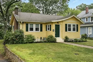 10 Thorndike St, Reading, MA 01867 - Photo 1