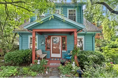 925 Chestnut St, Newton, MA 02468 - Photo 1