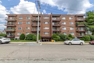 10 Foster St, Wakefield, MA 01880 - Photo 1