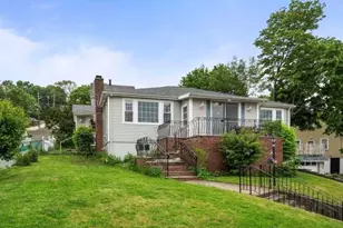 28 Elsie St, Everett, MA 02149 - Photo 1