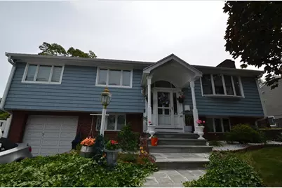 8 Brentwood Dr, Peabody, MA 01960 - Photo 1