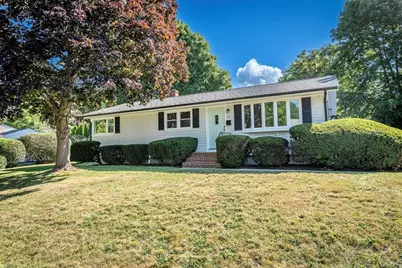 17 Hamlet St, Fairhaven, MA 02719 - Photo 1