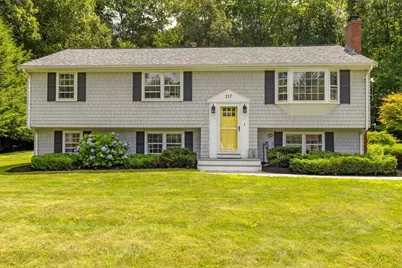117 Old Pine Dr, Hanson, MA 02341 - Photo 1