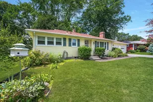 46 Wildwood Ave, Springfield, MA 01118 - Photo 1