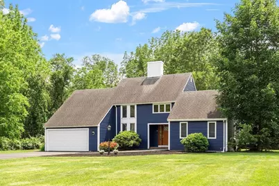 11 Hampton Court, Lynnfield, MA 01940 - Photo 1