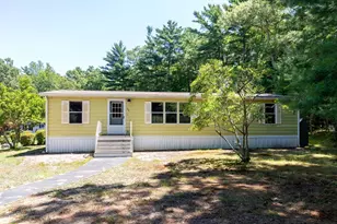 39 S Mdw Vlg, Carver, MA 02330 - Photo 1