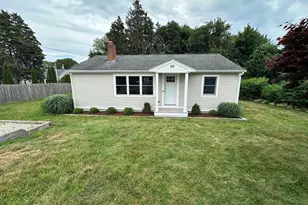 88 Beach St, Plymouth, MA 02360 - Photo 1