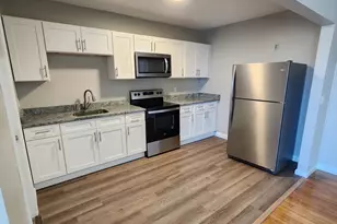 92 5 Maple St, Northampton, MA 01062 - Photo 1