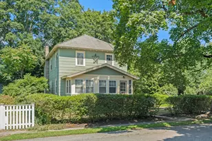 4 Beacon St, Newburyport, MA 01950 - Photo 1