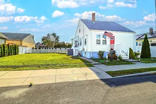 15 Puritan St, Dartmouth, MA 02748 - Photo 1