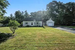 8 Meadow View Rd, Wilbraham, MA 01095 - Photo 1