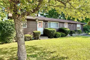 31 Pomeroy St, Easthampton, MA 01027 - Photo 1