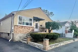 17 Lantern Rd, Revere, MA 02151 - Photo 1