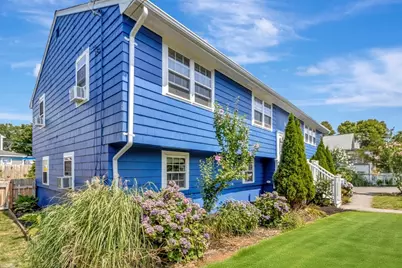 15 H St, Hull, MA 02045 - Photo 1