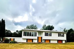 35 Hill St, Leominster, MA 01453 - Photo 1