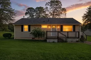 293 Laurelton St, Springfield, MA 01109 - Photo 1