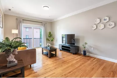 160 School St #3-1, Waltham, MA 02451 - Photo 1