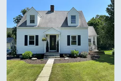 9 William St, Chester, MA 01011 - Photo 1