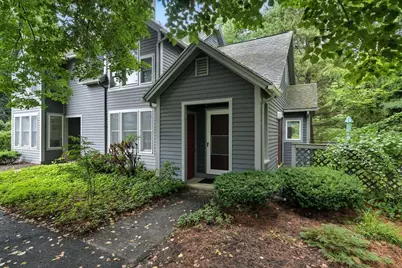 5 Amity Pl #5, Amherst, MA 01002 - Photo 1