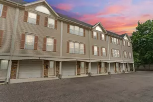 47 Chestnut St, Waltham, MA 02453 - Photo 1