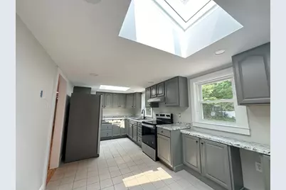 33 Park Dr, Acushnet, MA 02743 - Photo 1