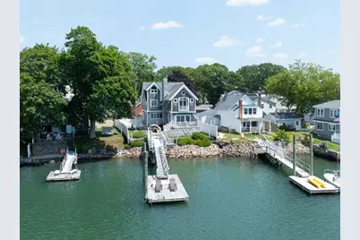 33 Crescent Ave, Beverly, MA 01915 - Photo 1