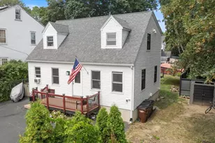 17 Linwood Pl, Amesbury, MA 01913 - Photo 1