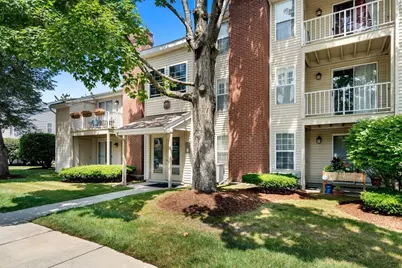 14 Walden Dr #4, Natick, MA 01760 - Photo 1