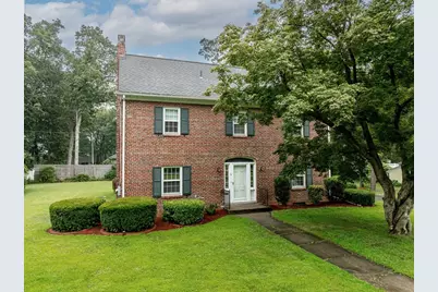 27 Mountain View St, Westfield, MA 01085 - Photo 1