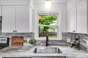 16 Stuart St, Springfield, MA 01119 - Photo 1