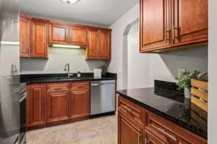 7 Gibbs St, Worcester, MA 01607 - Photo 1