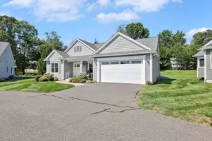 12 Sandalwood Dr, Wilbraham, MA 01095 - Photo 1