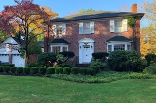 52 Kenilworth Rd, Wellesley, MA 02482 - Photo 1