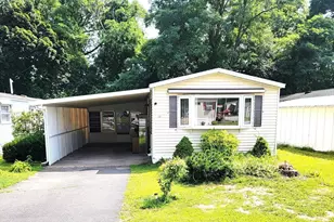 73 Maui Dr, Chicopee, MA 01020 - Photo 1