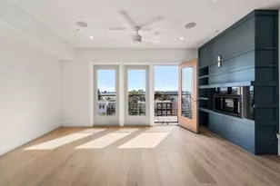 527 E 7th St, Boston, MA 02127 - Photo 1