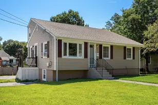 586 Salem St, Rockland, MA 02370 - Photo 1