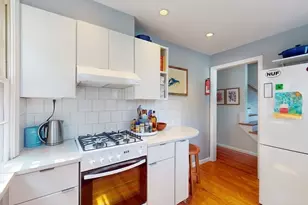 989 Chestnut St, Newton, MA 02464 - Photo 1