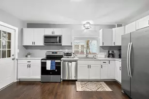 54 Ionia St, Springfield, MA 01109 - Photo 1