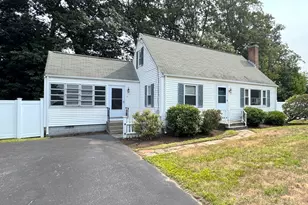 17 Meadowbrook Rd, Hudson, MA 01749 - Photo 1