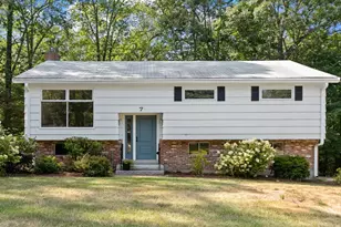 7 Pilgrim Rd, Chelmsford, MA 01824 - Photo 1