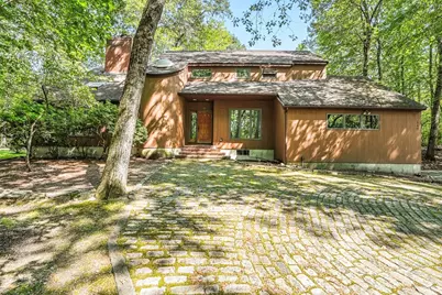 160 Floral St, Shrewsbury, MA 01545 - Photo 1