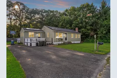 28 Holly St, Oxford, MA 01540 - Photo 1