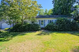 15 Lakewood Dr, Sandwich, MA 02537 - Photo 1
