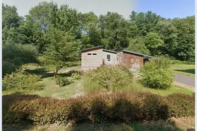 110 Grantwood Dr, Amherst, MA 01002 - Photo 1