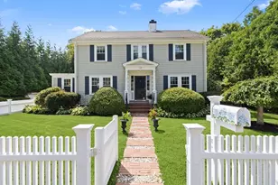 17 Free St, Hingham, MA 02043 - Photo 1