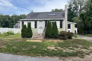 13 Prospect St, Rowley, MA 01969 - Photo 1