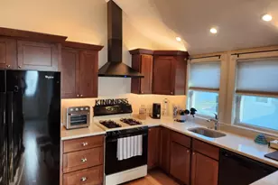 402 Court St, Plymouth, MA 02360 - Photo 1